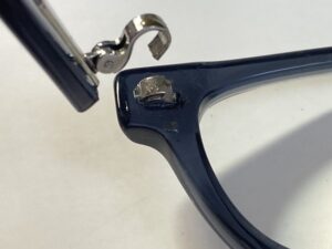 フォーナインズの逆Rヒンジ折れ