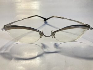 フォーナインズのフレーム曲がり補正