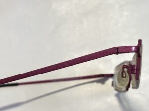 テオのテンプル曲がり修理