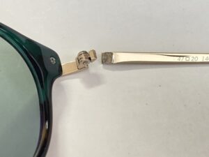 テンプルの折れ